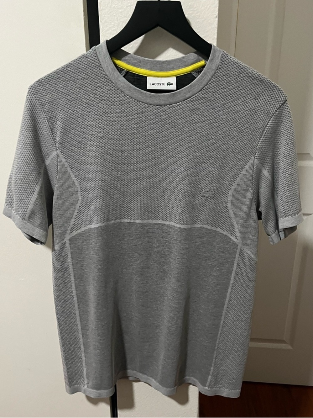 Like NEW Lacoste Motion Breathable Seamless Tee